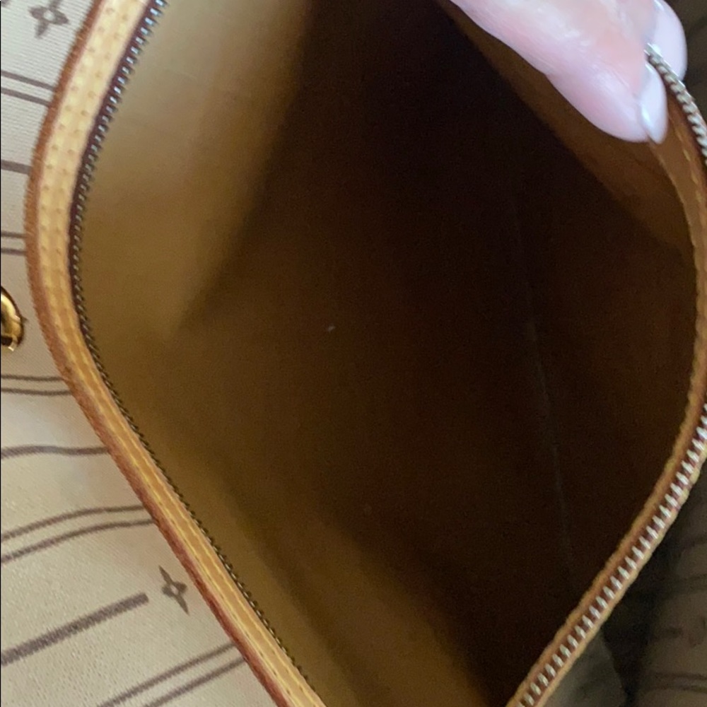 Louis Vuitton Never Full - Picture 13 of 17